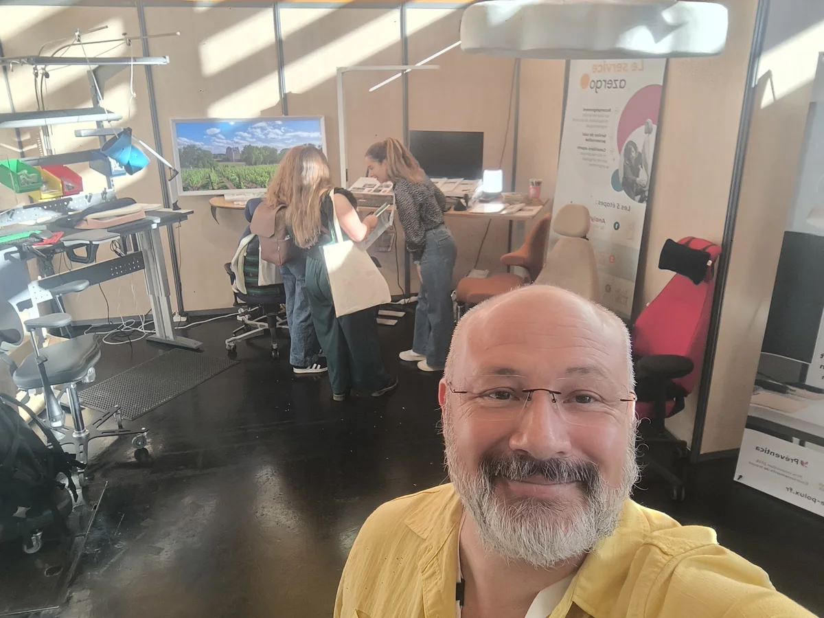 Sur l'espace exposants du congrès, entre les stands AZERGO et Prévention